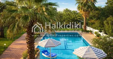 Villa 12 rooms in Pefkochori, Greece