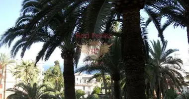 4 bedroom apartment in Sanremo, Italy