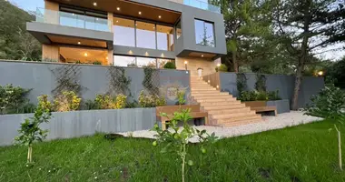 Дом 4 комнаты в Черногория