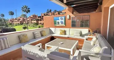 Wohnung 4 Schlafzimmer in San Pedro Alcantara, Spanien