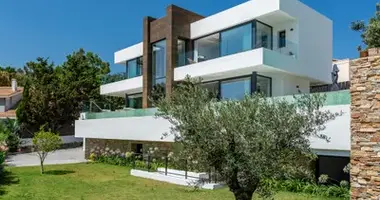 4 bedroom house in Manilva, Spain