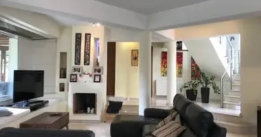 Квартира 4 спальни в Като Полемидия, Кипр