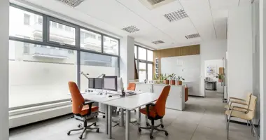 Commercial property 103 m² in Warsaw, Poland