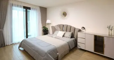 Condo 3 bedrooms in Sangkat Teuk Thla, Cambodia