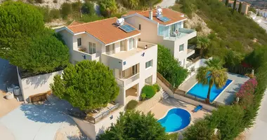 5 bedroom house in Kamares, Cyprus