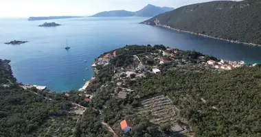 Terrain dans Lustica, Monténégro