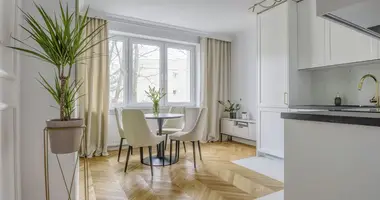 Wohnung 3 zimmer in Warschau, Polen