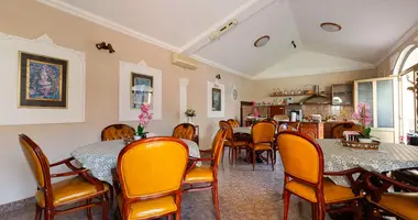 Apartamento 15 habitaciones en Budva, Montenegro