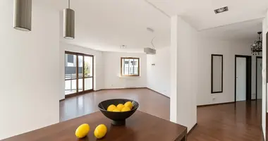 Квартира 3 комнаты в Варшава, Польша