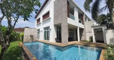 3 bedroom townthouse in Ban Bang Thao, Thailand