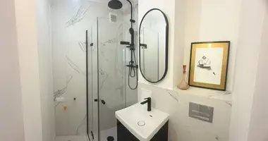 Mieszkanie 3 pokoi w Warszawa, Polska