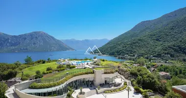 3 bedroom apartment in Morinj, Montenegro