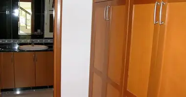 Дом 5 спален в Никосия, Кипр