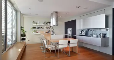 Wohnung 3 zimmer in Riga, Lettland