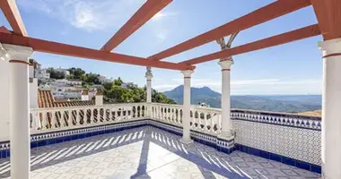 4 bedroom house in Casares, Spain