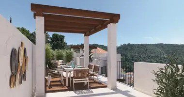 2 bedroom apartment in Benahavis, Spain