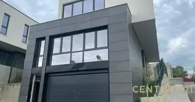 Villa 3 chambres dans Farke e Vogel, Albanie