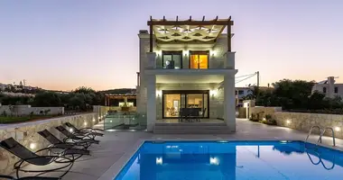 5 bedroom house in Αlmyrida, Greece