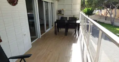 Apartamento 4 habitaciones en Alicante, Španjolska