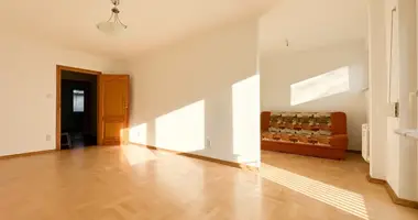 Mieszkanie 3 pokoi w Kraków, Polska