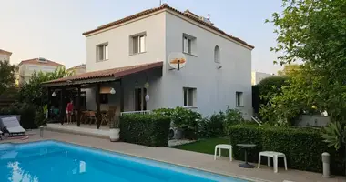 Villa 4 chambres dans Demos Agiou Athanasiou, Chypre