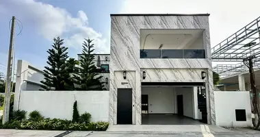 Haus 4 Schlafzimmer in Huai Yai, Thailand