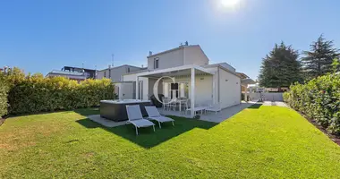 Villa 3 habitaciones en San Benedetto di Lugana, Italia