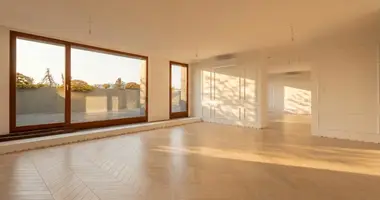 6 room apartment in Warsaw, Poland