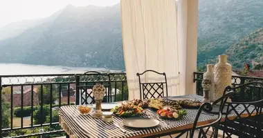 Wohnung 2 Schlafzimmer in 7 Seaview Penthouse Kotor Bay, Montenegro