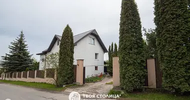 Casa 3 habitaciones en Uradzajnaja, Belarús