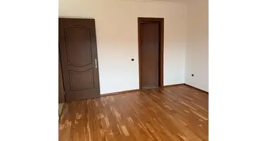 Office 131 m² in Tirana Municipality, Albania