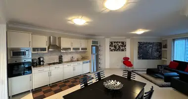 Wohnung 4 Schlafzimmer in Alanya, Türkei