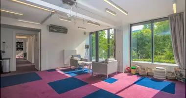 Commercial property 235 m² in Warsaw, Poland