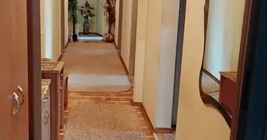 Apartamento 4 habitaciones en Muchaviecki sielski Saviet, Belarús