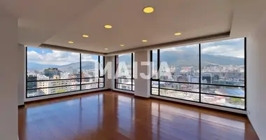 Квартира 3 комнаты в Кито, Эквадор