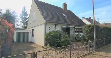 Haus 7 zimmer in Düsseldorf, Deutschland