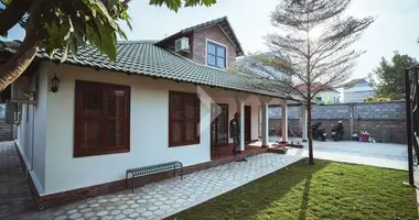 Villa de 4 habitaciones en Sangkat Kouk Khleang, Camboya