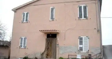 Maison 14 chambres dans San Ginesio, Italie