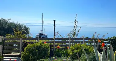 Villa 4 bedrooms in Benitses, Greece