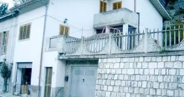 8 room house in Terni, Italy
