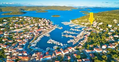 Mieszkanie 4 pokoi w Murter, Chorwacja