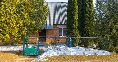 Casa en Ratamka, Belarús
