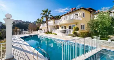 Villa in Muratpasa, Türkei