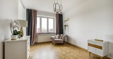 Wohnung 4 zimmer in Warschau, Polen