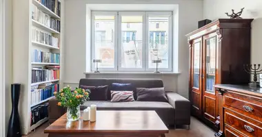 Квартира 2 комнаты в Варшава, Польша