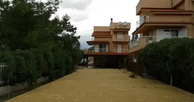 Casa de campo 4 habitaciones en Loutraki Perachora Agioi Theodoroi Municipality, Grecia