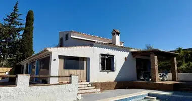 3 bedroom house in Estepona, Spain