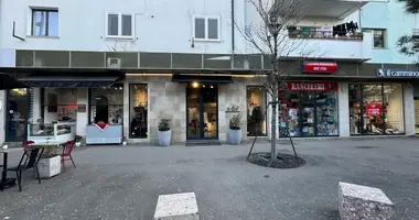 Mieszkanie 2 pokoi w Tirana Municipality, Albania