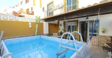 5 bedroom house in Dos Hermanas, Spain