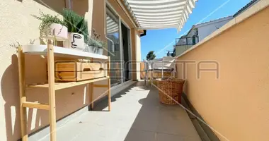 Apartamento 3 habitaciones en Stomorska, Croacia